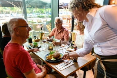 Annemarie tafel serveren